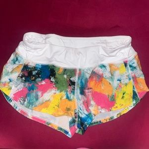 Lulu shorts size 6 regular length